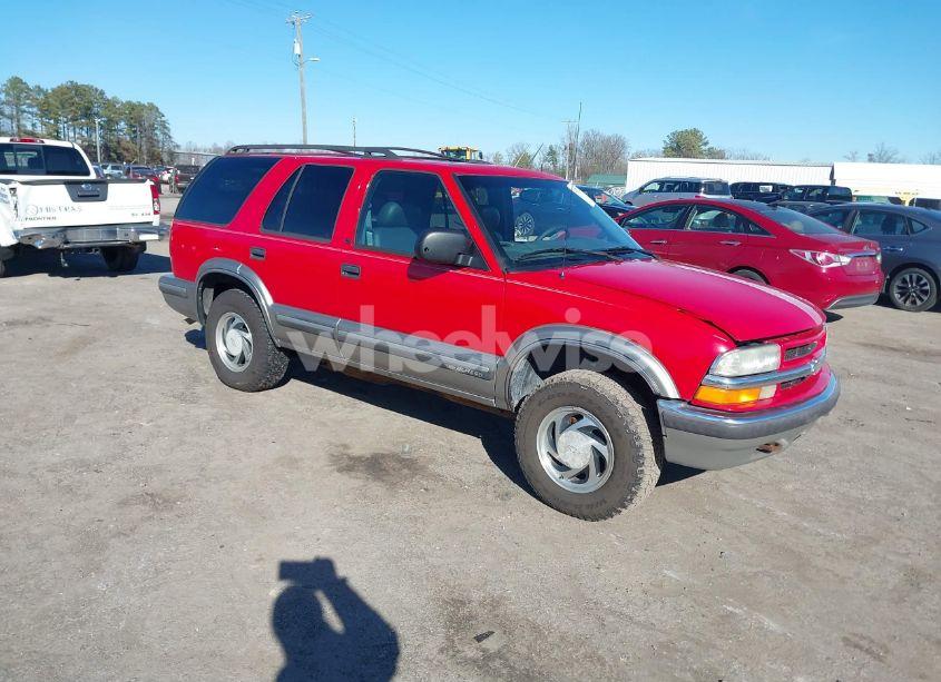 1999 Chevrolet Blazer LT (VIN 1GNDT13W2X2163804) main photo