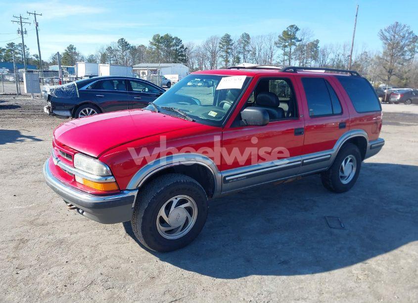 Photo 2 of 1999 Chevrolet Blazer LT (VIN 1GNDT13W2X2163804)