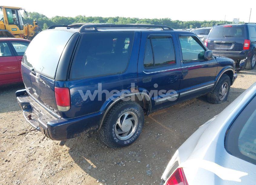 Photo 4 of 2000 Chevrolet Blazer LT (VIN 1GNDT13W2Y2145868)
