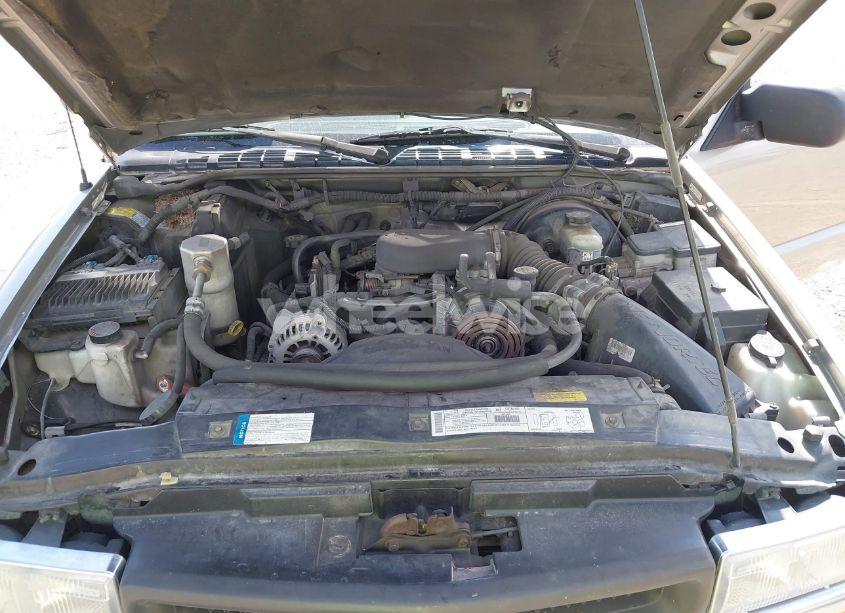 Photo 10 of 2000 Chevrolet Blazer LS (VIN 1GNDT13W2Y2196092)