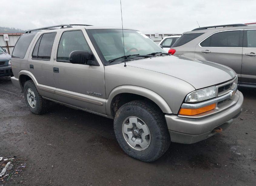 2002 Chevrolet Blazer LS (VIN 1GNDT13W32K148379) main photo