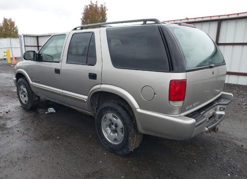 Photo 3 of 2002 Chevrolet Blazer LS (VIN 1GNDT13W32K148379)