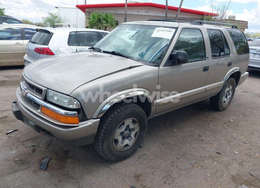 Photo 2 of 2002 Chevrolet Blazer LS (VIN 1GNDT13W32K218169)