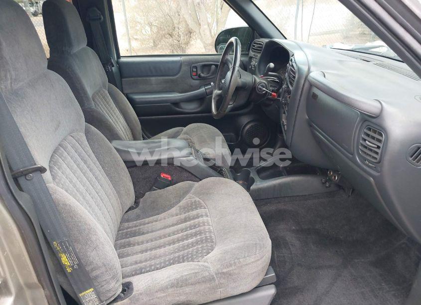 Photo 5 of 2002 Chevrolet Blazer LS (VIN 1GNDT13W32K218169)