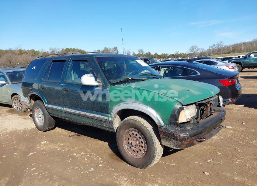 1997 Chevrolet Blazer LS (VIN 1GNDT13W3V2147849) main photo