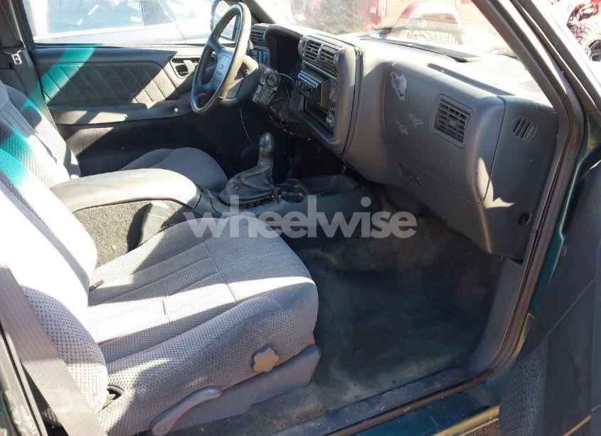 Photo 5 of 1997 Chevrolet Blazer LS (VIN 1GNDT13W3V2147849)