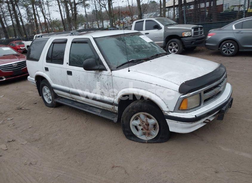 1997 Chevrolet Blazer LS (VIN 1GNDT13W3VK195996) main photo