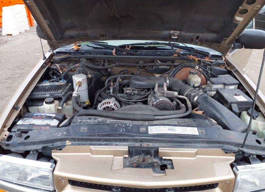 Photo 10 of 2000 Chevrolet Blazer LT (VIN 1GNDT13W3Y2185246)