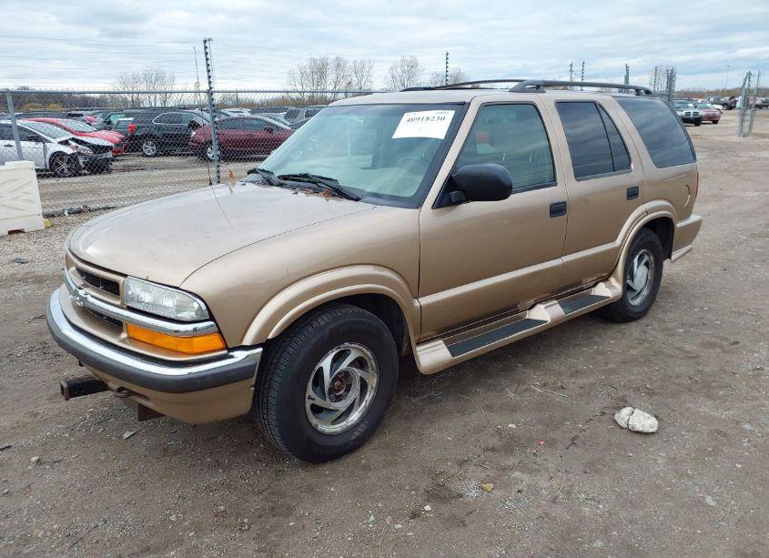 Photo 2 of 2000 Chevrolet Blazer LT (VIN 1GNDT13W3Y2185246)