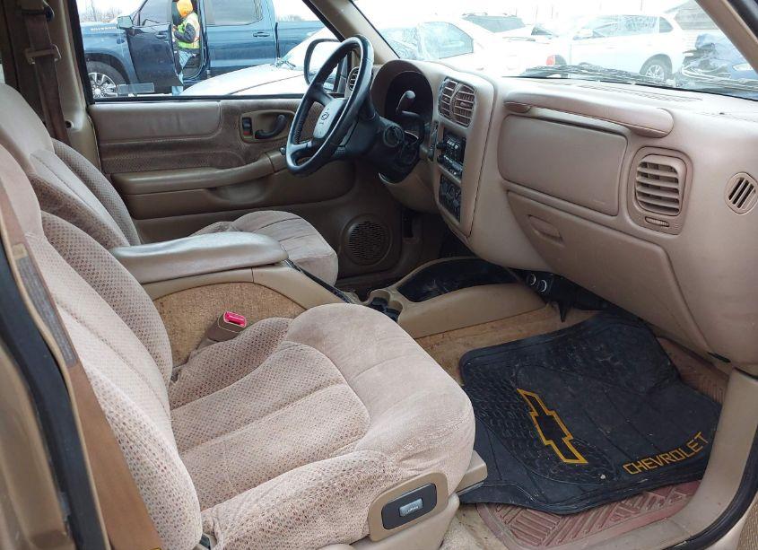 Photo 5 of 2000 Chevrolet Blazer LT (VIN 1GNDT13W3Y2185246)