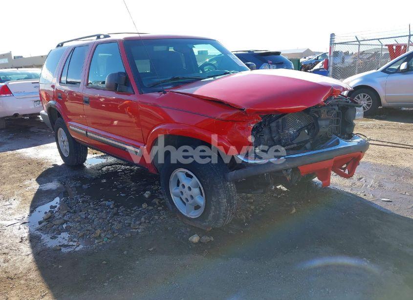 2000 Chevrolet Blazer LS (VIN 1GNDT13W3Y2210047) main photo