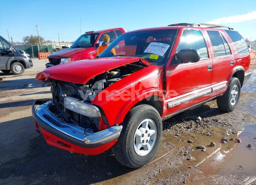 Photo 2 of 2000 Chevrolet Blazer LS (VIN 1GNDT13W3Y2210047)