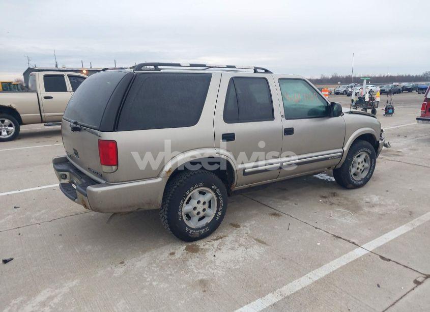 Photo 4 of 2000 Chevrolet Blazer LS (VIN 1GNDT13W3Y2367500)