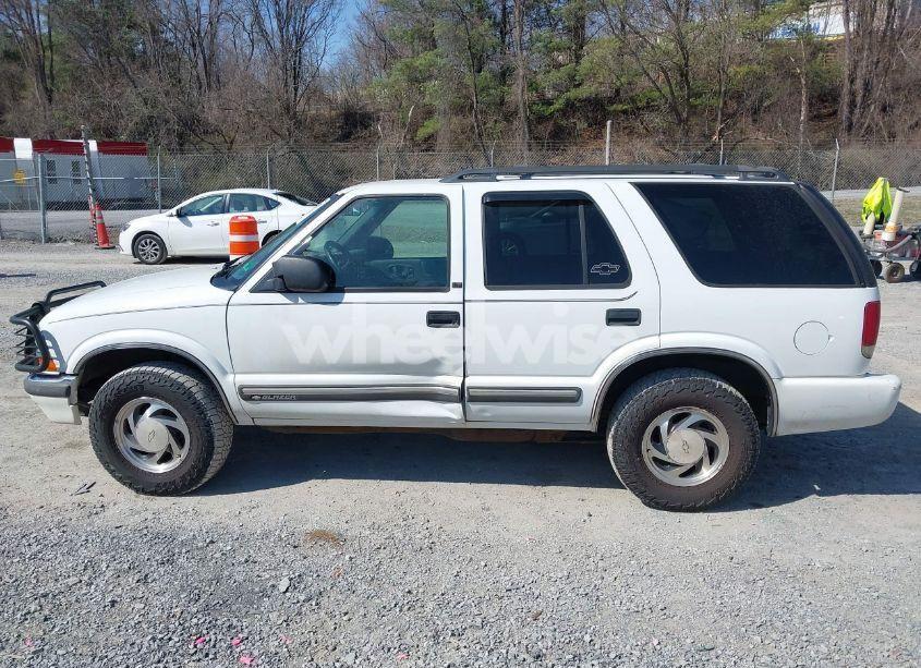 Photo 14 of 2001 Chevrolet Blazer LT (VIN 1GNDT13W412135669)