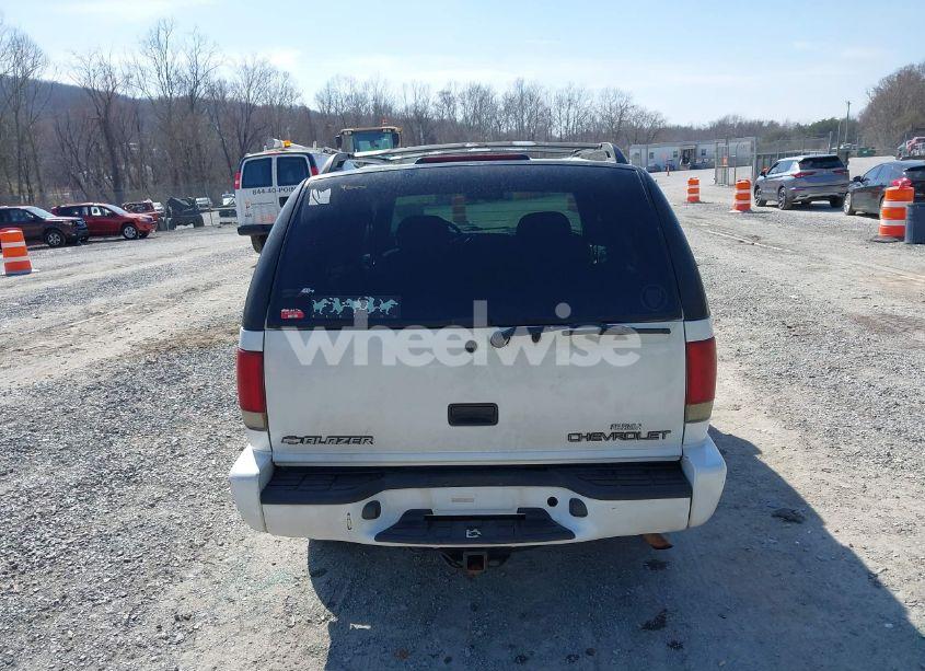 Photo 16 of 2001 Chevrolet Blazer LT (VIN 1GNDT13W412135669)