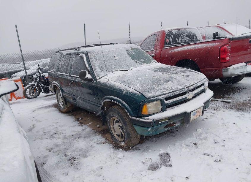 1997 Chevrolet Blazer LT (VIN 1GNDT13W4V2223157) main photo