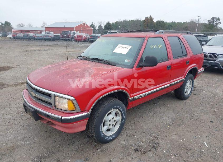Photo 2 of 1997 Chevrolet Blazer LS (VIN 1GNDT13W4VK128582)