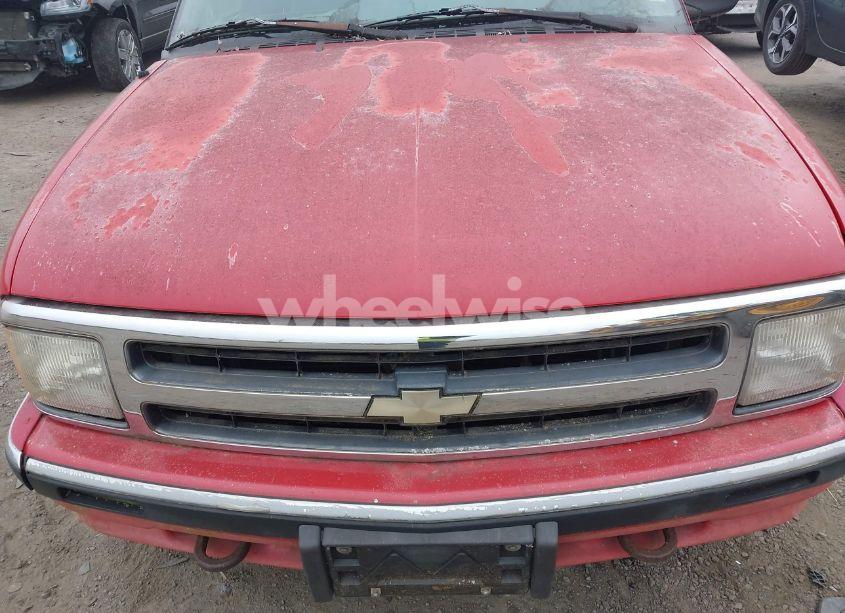 Photo 6 of 1997 Chevrolet Blazer LS (VIN 1GNDT13W4VK128582)