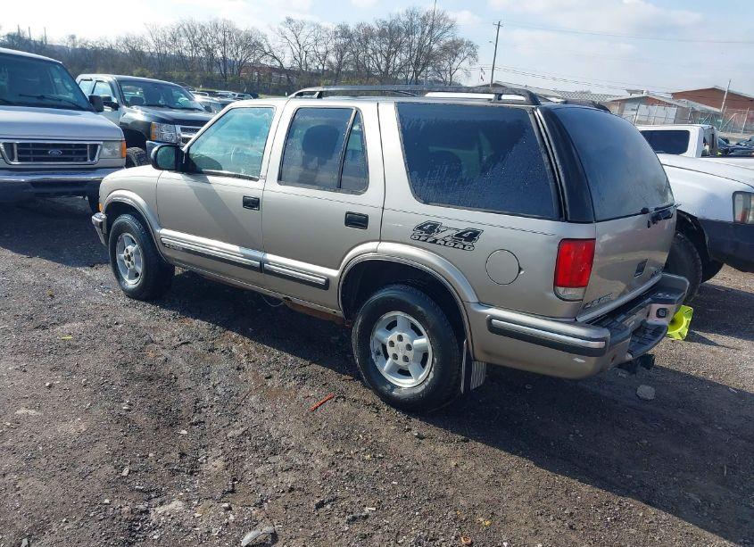 Photo 3 of 1999 Chevrolet Blazer LS (VIN 1GNDT13W4X2108013)