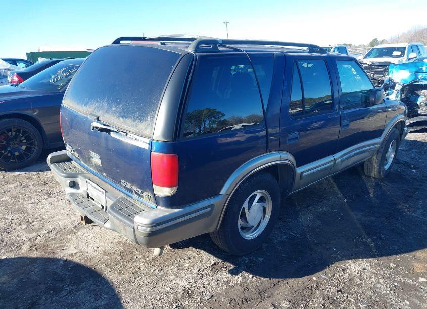 Photo 4 of 1999 Chevrolet Blazer LT (VIN 1GNDT13W4X2208421)