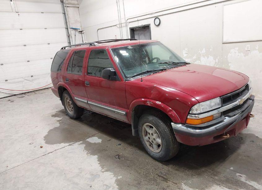 2000 Chevrolet Blazer LS (VIN 1GNDT13W4YK282097) main photo