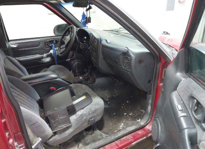 Photo 5 of 2000 Chevrolet Blazer LS (VIN 1GNDT13W4YK282097)