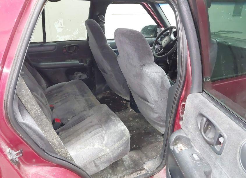 Photo 8 of 2000 Chevrolet Blazer LS (VIN 1GNDT13W4YK282097)