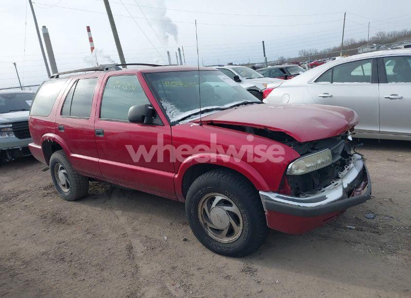 2001 Chevrolet Blazer LT (VIN 1GNDT13W512197940) main photo