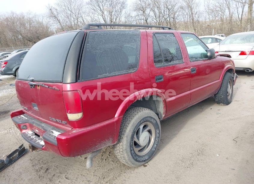Photo 4 of 2001 Chevrolet Blazer LT (VIN 1GNDT13W512197940)