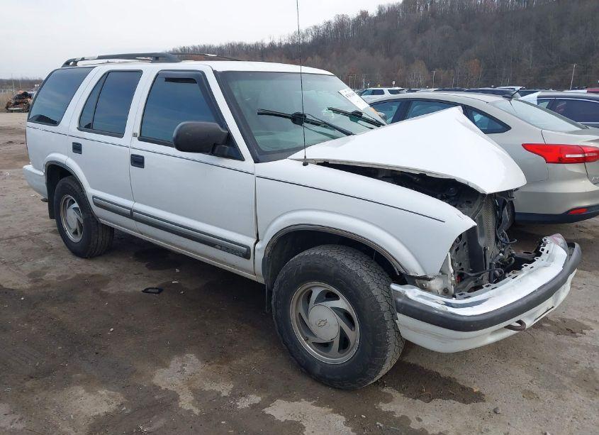 2001 Chevrolet Blazer LT (VIN 1GNDT13W51K263614) main photo