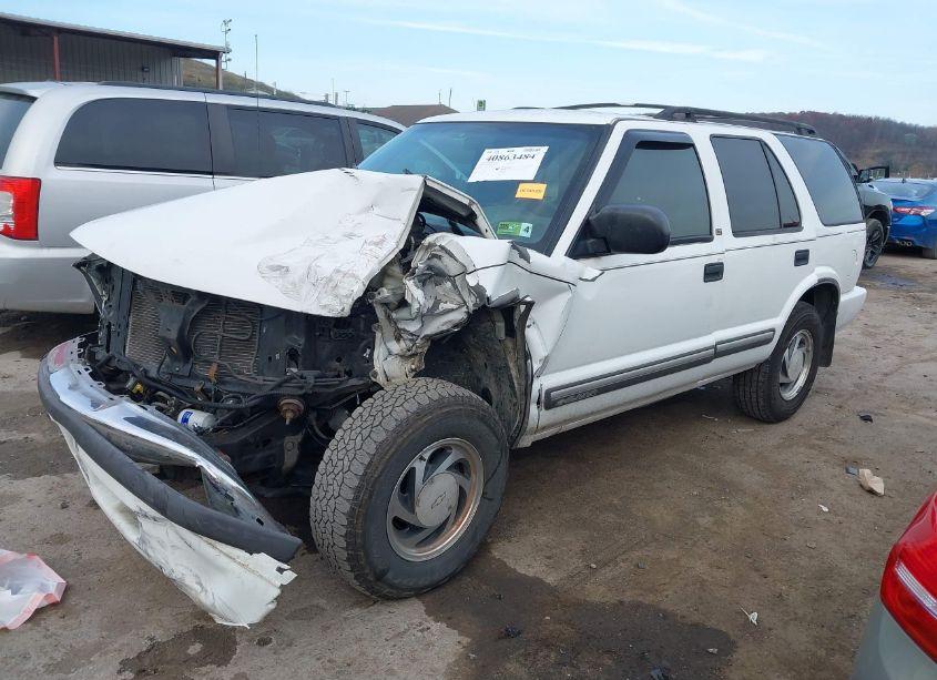 Photo 2 of 2001 Chevrolet Blazer LT (VIN 1GNDT13W51K263614)