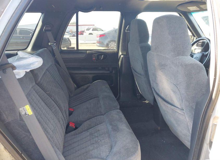 Photo 8 of 2002 Chevrolet Blazer LS (VIN 1GNDT13W52K213071)