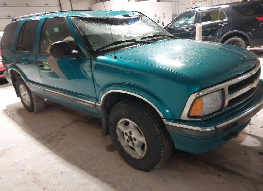 1995 Chevrolet Blazer (VIN 1GNDT13W5S2254901) main photo