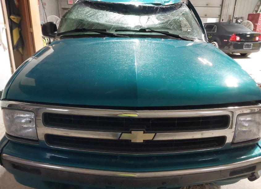 Photo 12 of 1995 Chevrolet Blazer (VIN 1GNDT13W5S2254901)