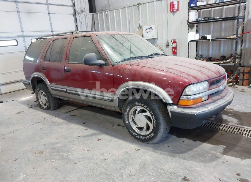 1998 Chevrolet Blazer LT (VIN 1GNDT13W5W2295891) main photo