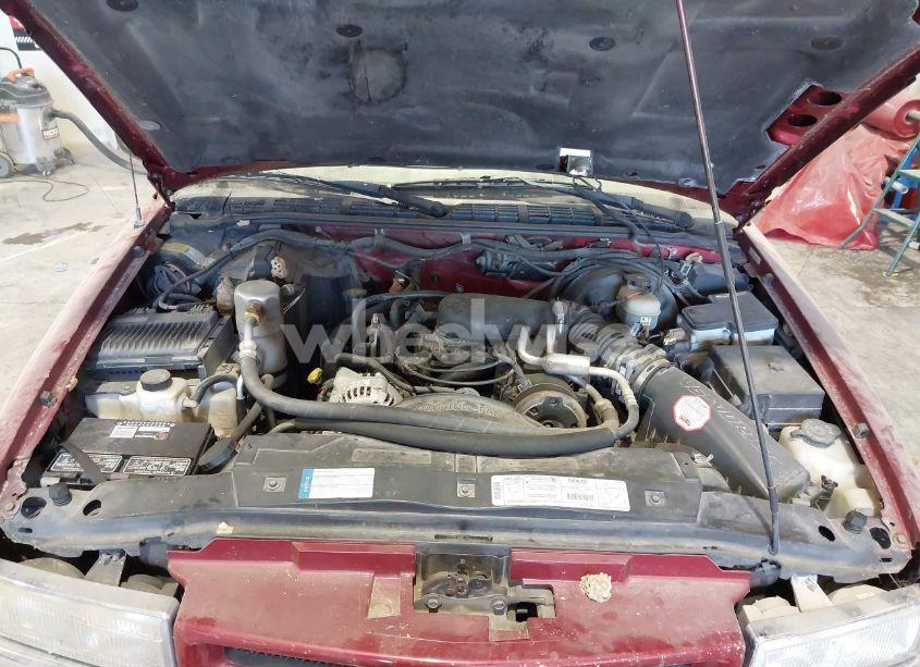 Photo 10 of 1998 Chevrolet Blazer LT (VIN 1GNDT13W5W2295891)