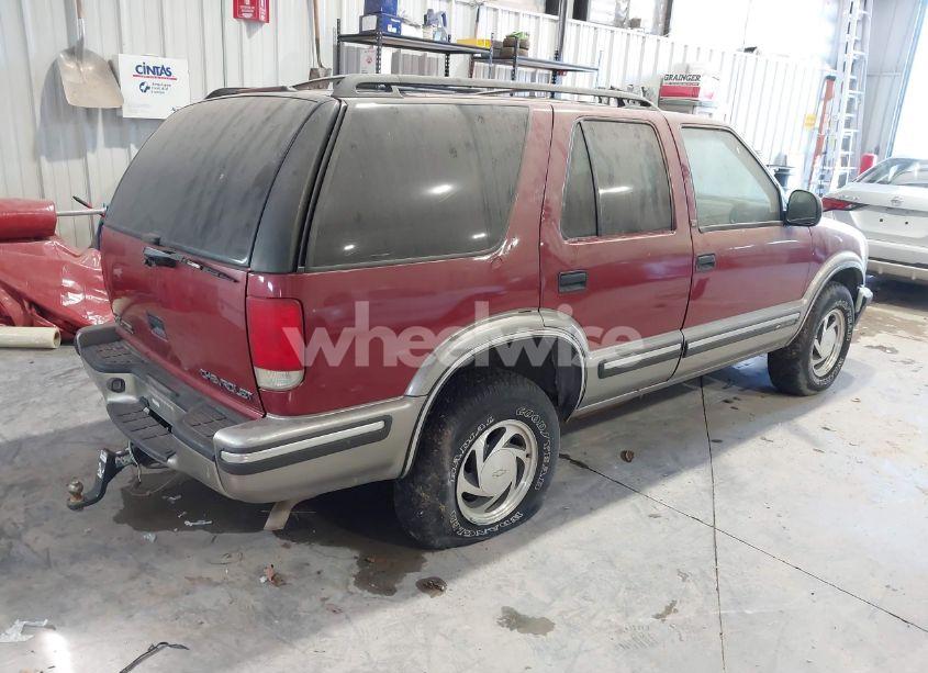 Photo 4 of 1998 Chevrolet Blazer LT (VIN 1GNDT13W5W2295891)