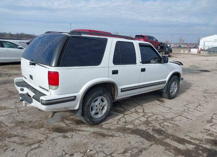 Photo 4 of 1999 Chevrolet Blazer LS (VIN 1GNDT13W5X2135074)
