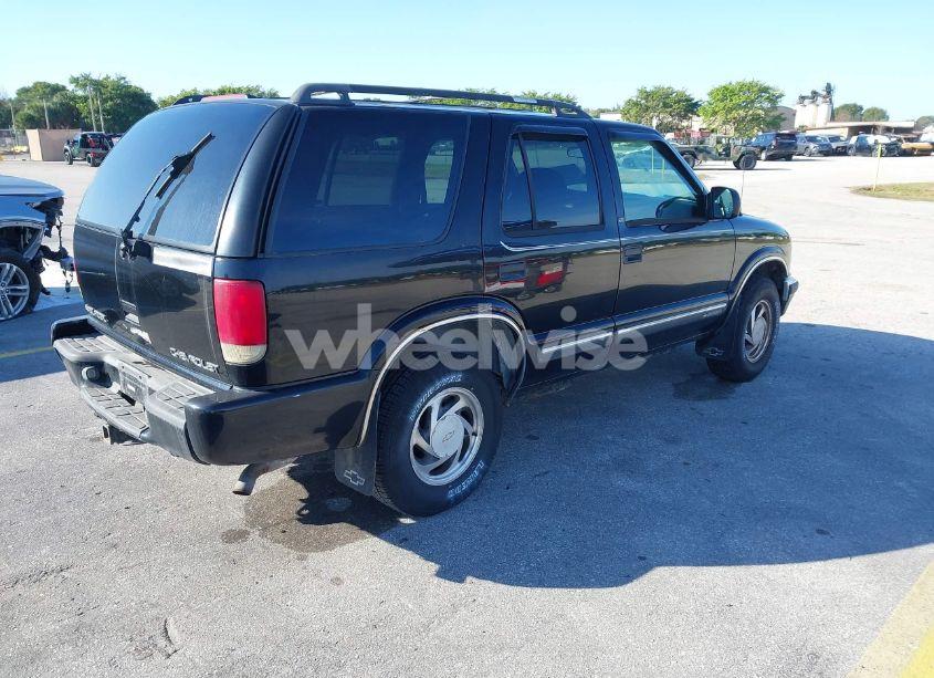 Photo 4 of 2000 Chevrolet Blazer LT (VIN 1GNDT13W5Y2244197)