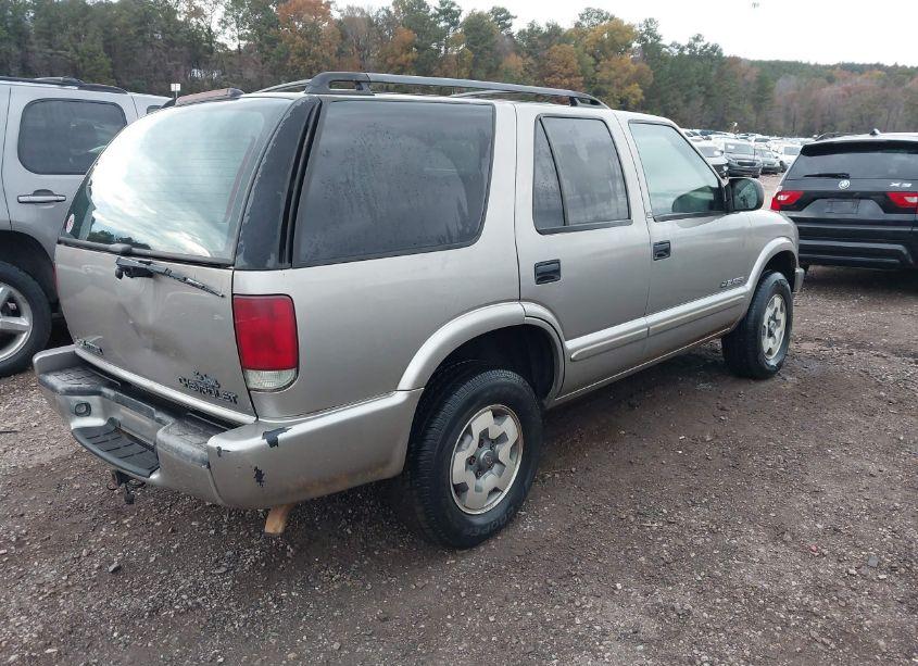 Photo 4 of 2002 Chevrolet Blazer LS (VIN 1GNDT13W62K166553)