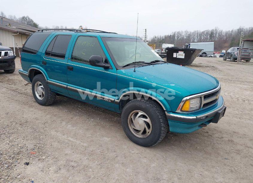 1995 Chevrolet Blazer (VIN 1GNDT13W6S2148232) main photo