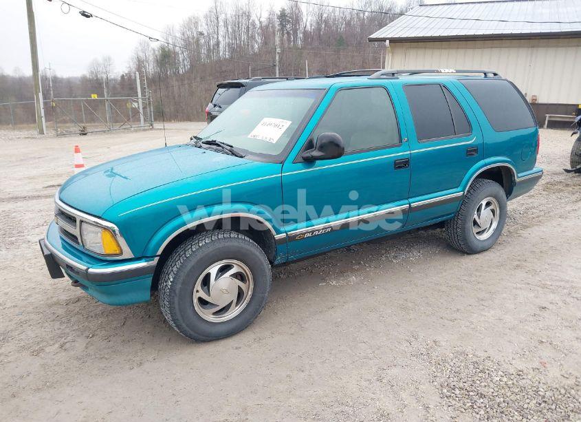 Photo 2 of 1995 Chevrolet Blazer (VIN 1GNDT13W6S2148232)