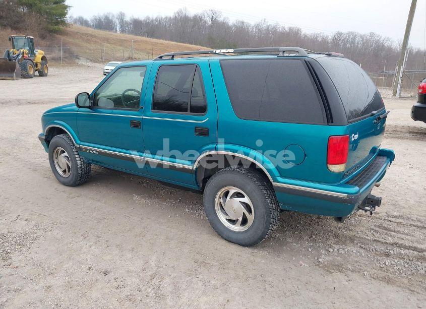 Photo 3 of 1995 Chevrolet Blazer (VIN 1GNDT13W6S2148232)