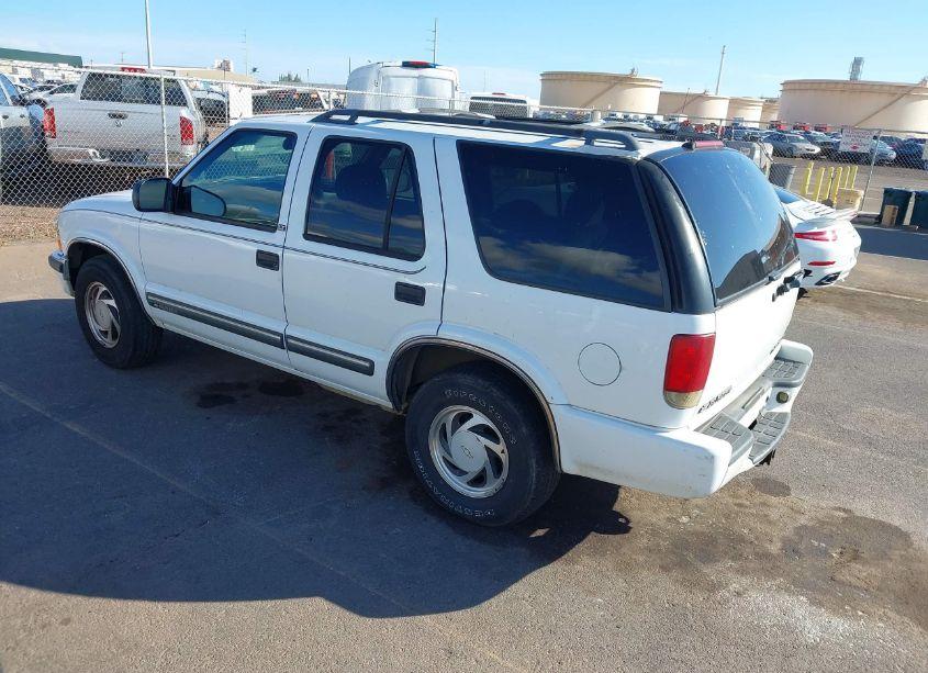 Photo 3 of 2000 Chevrolet Blazer LT (VIN 1GNDT13W6Y2338749)