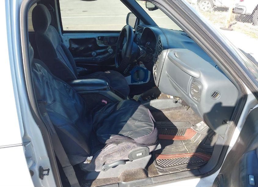 Photo 5 of 2000 Chevrolet Blazer LT (VIN 1GNDT13W6Y2338749)