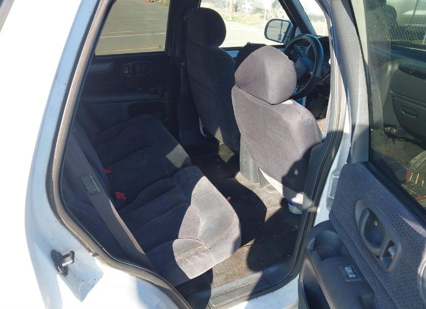 Photo 8 of 2000 Chevrolet Blazer LT (VIN 1GNDT13W6Y2338749)