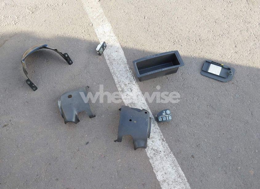 Photo 12 of 2000 Chevrolet Blazer LT (VIN 1GNDT13W6Y2383741)