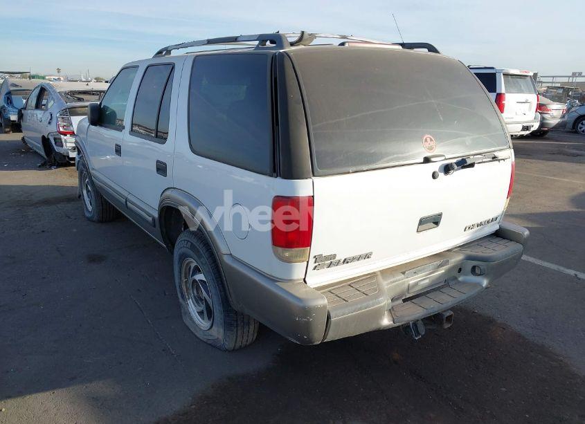Photo 3 of 2000 Chevrolet Blazer LT (VIN 1GNDT13W6Y2383741)