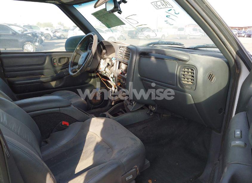 Photo 5 of 2000 Chevrolet Blazer LT (VIN 1GNDT13W6Y2383741)