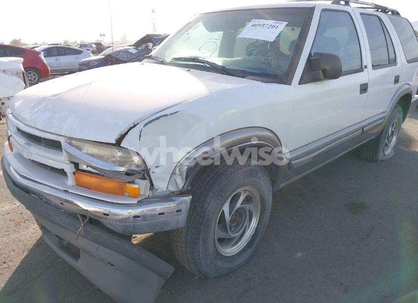 Photo 6 of 2000 Chevrolet Blazer LT (VIN 1GNDT13W6Y2383741)